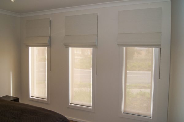 Roman blinds systems